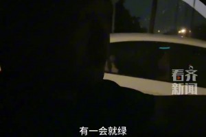 那不勒斯总监：没人跟我们谈过奥斯梅恩，现在不考虑补强